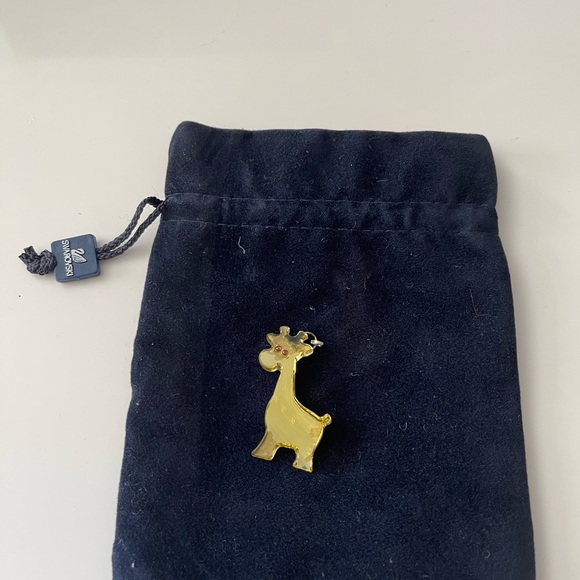 Swarovski yellow giraffe crystal preowned comes W a leather strap - Picture 3 of 7
